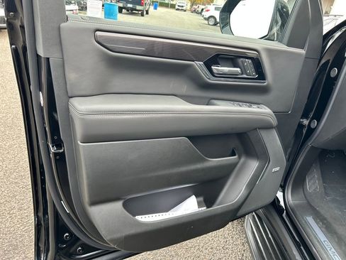 New 2026 GMC Yukon XL Elevation image 10