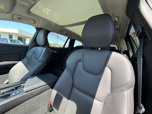Used 2025 Volvo V60 B5 Cross Country Plus AWD/4WD image 23