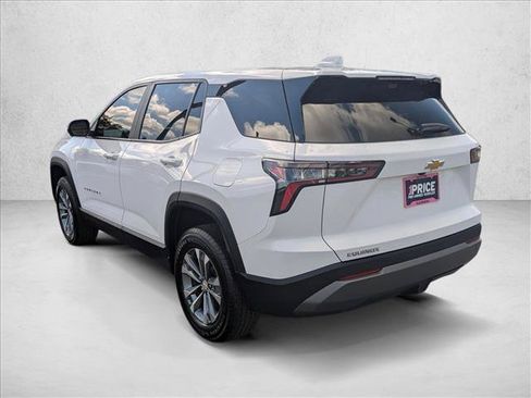 Used 2025 Chevrolet Equinox LT w/ Safety and Technology Package FWD image 8