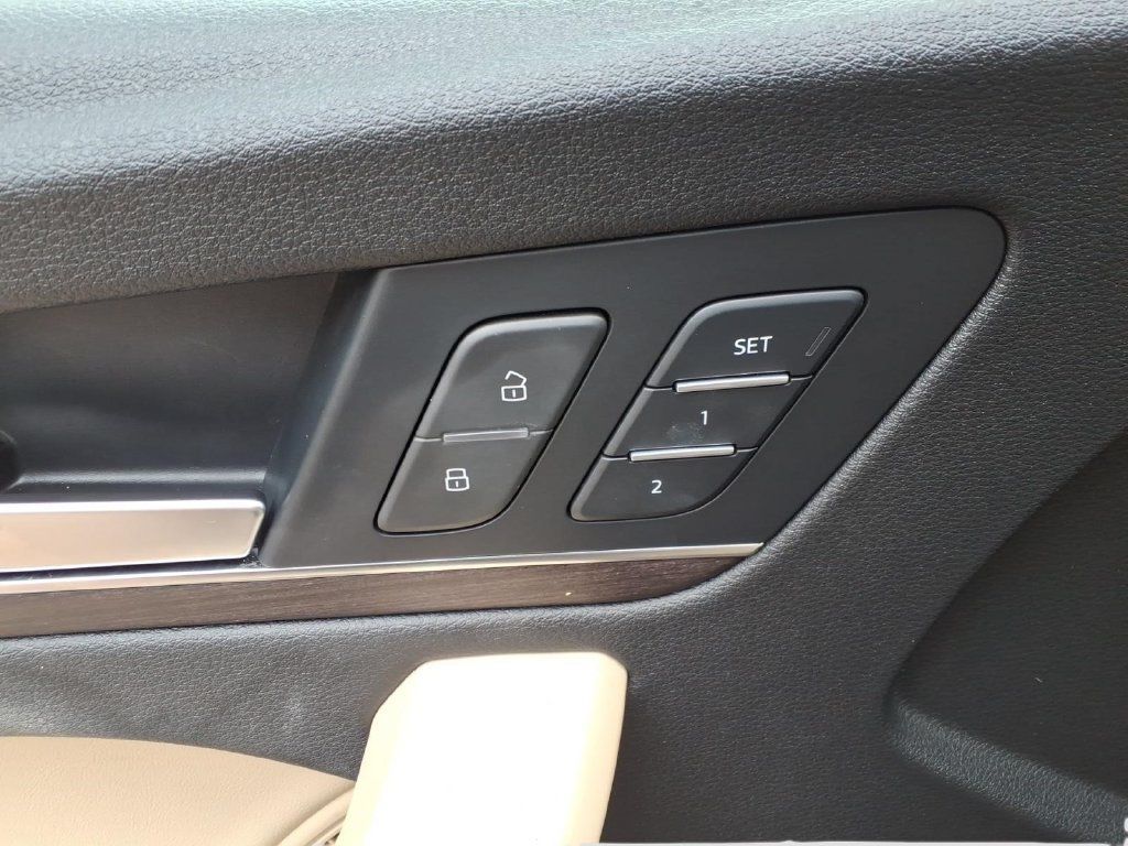 Used 2021 Audi Q5 Prestige w/ Prestige Package AWD/4WD image 16