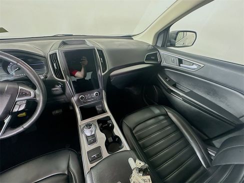 Used 2024 Ford Edge SEL image 11