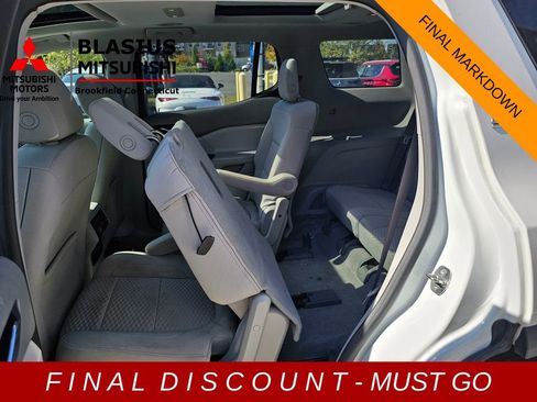 Used 2017 GMC Acadia SLE image 19