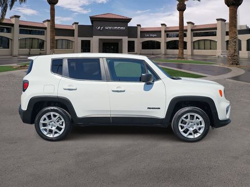 Used 2023 Jeep Renegade Latitude image 9