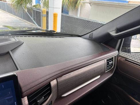 Used 2024 Ford Expedition Limited RWD image 40