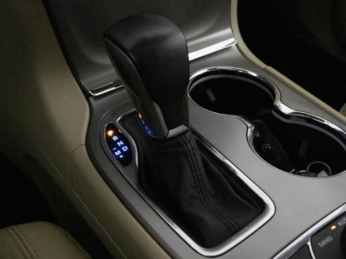 Used 2019 Jeep Grand Cherokee Limited image 25