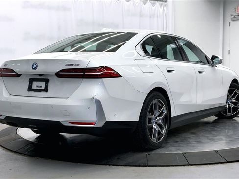 Used 2025 BMW i5 xDrive40 w/ M Sport Package AWD/4WD image 6