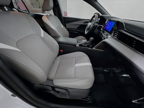Used 2026 Toyota Camry SE FWD image 31