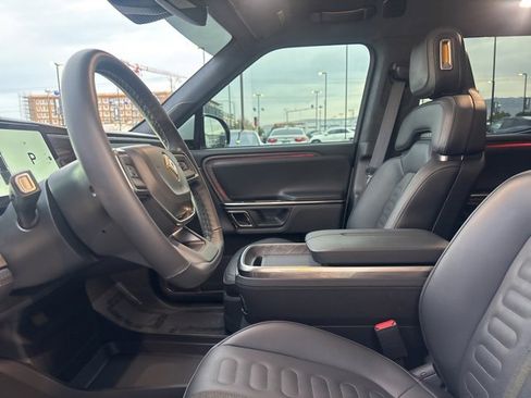 Used 2023 Rivian R1T Launch Edition image 21