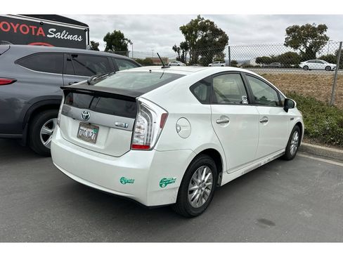 Used 2014 Toyota Prius Prime Plug-In Hybrid FWD image 3