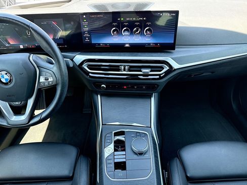 Used 2024 BMW 330i Sedan w/ Premium Package RWD image 18