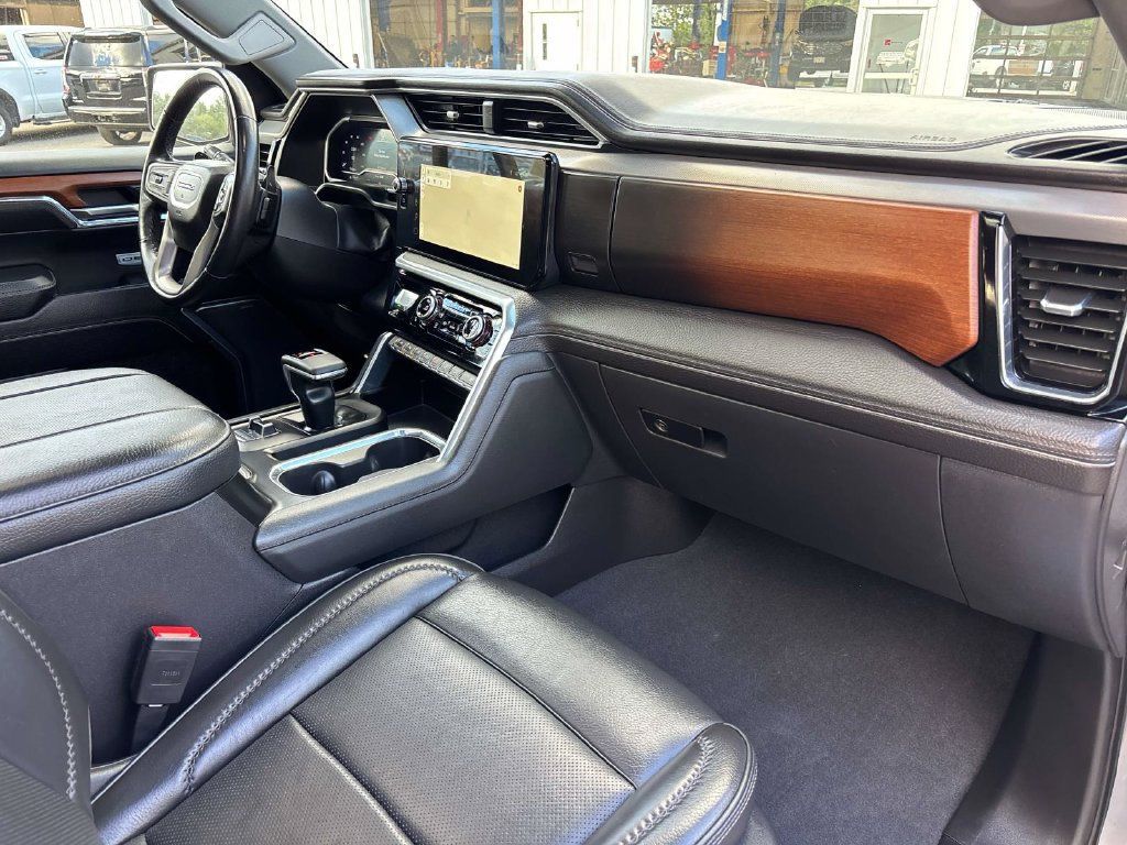 Used 2023 GMC Sierra 1500 Denali AWD/4WD image 23