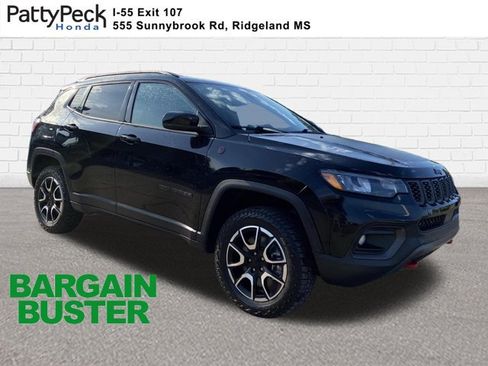 Used 2024 Jeep Compass Trailhawk AWD/4WD image 1