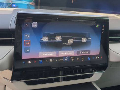 New 2026 Lincoln Nautilus Premier w/ Equipment Group 102A AWD/4WD image 18
