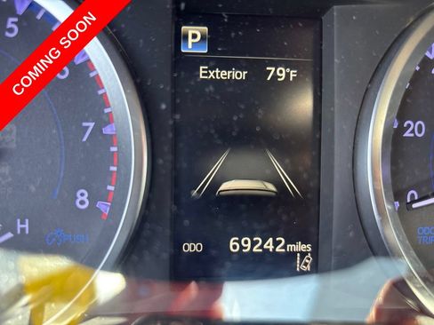 Used 2019 Toyota Highlander LE w/ Carpet Mat Package (TMS) FWD image 22