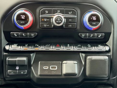 Used 2021 GMC Sierra 3500 AT4 w/ AT4 Premium Plus Package AWD/4WD image 21