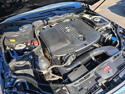 Used 2016 Mercedes-Benz E 250 4MATIC Sedan image 34