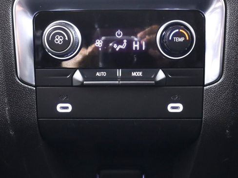 Used 2021 Chevrolet Tahoe LT image 39