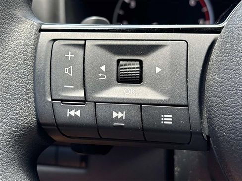 Certified 2023 Nissan Rogue SV image 8