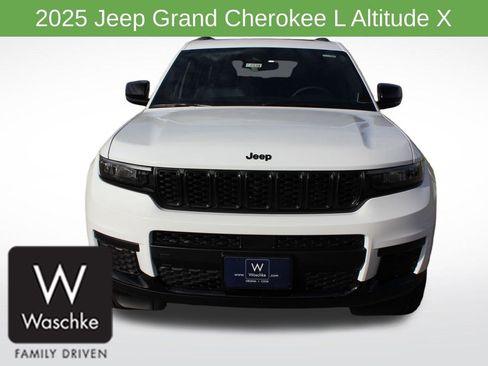 New 2025 Jeep Grand Cherokee L Altitude image 2