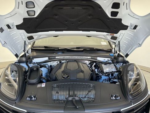 Used 2026 Porsche Macan Turbo AWD/4WD image 26