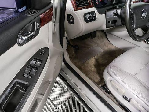 Used 2008 Chevrolet Impala LT w/ Luxury Edition Package image 12