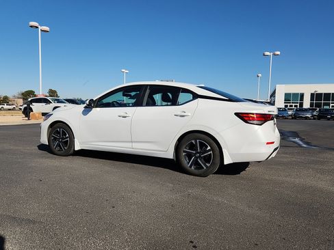Used 2024 Nissan Sentra SV image 4
