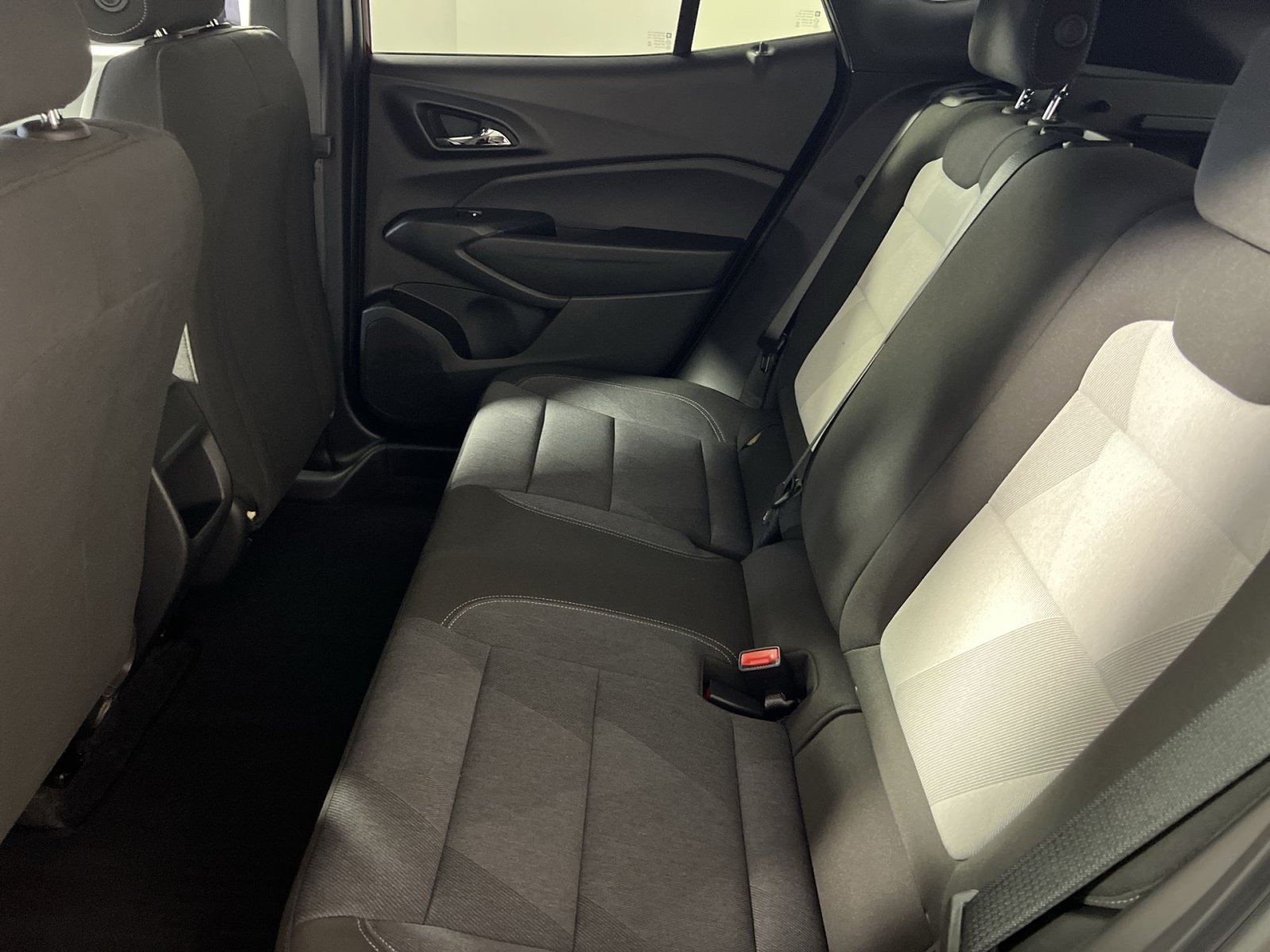 Used 2024 Chevrolet Trax RS w/ Driver Confidence Package FWD image 25