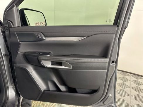 Used 2025 Ford Ranger Lariat w/ Trailer Tow Package image 28