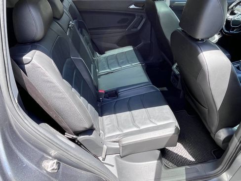 Used 2018 Volkswagen Tiguan SEL Premium FWD image 28