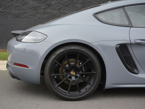 Certified 2025 Porsche 718 Cayman GTS RWD image 33