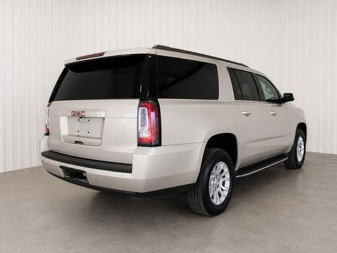 Used 2017 GMC Yukon XL SLT AWD/4WD image 6
