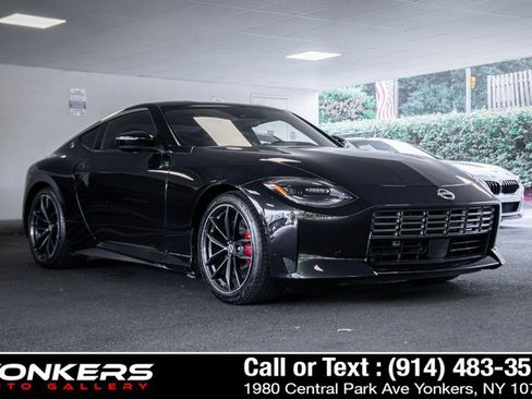 Used 2024 Nissan Z Performance w/ Floor Mat Package RWD image 5