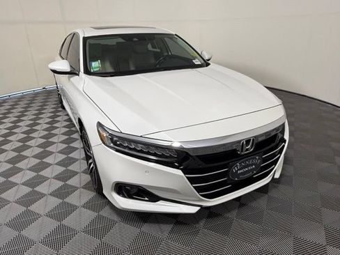 Used 2021 Honda Accord Touring image 8
