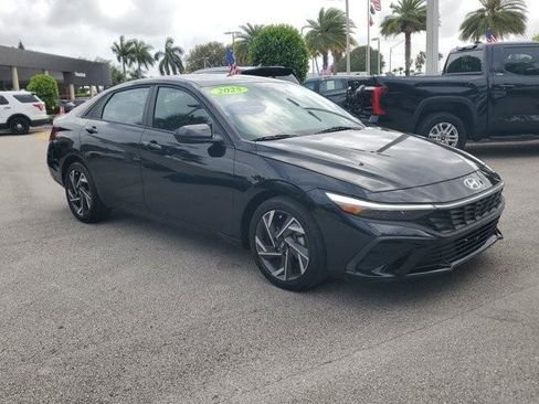 Certified 2025 Hyundai Elantra Sport image 3