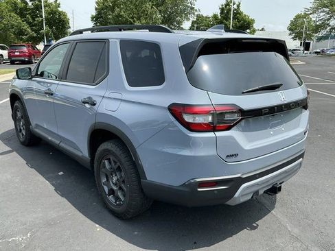 Used 2025 Honda Pilot TrailSport image 9