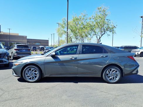 New 2026 Hyundai Elantra Hybrid FWD image 3