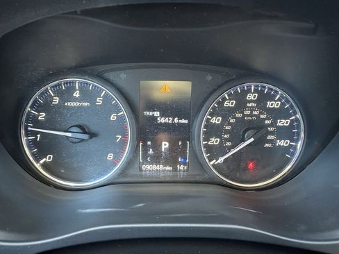 Used 2017 Mitsubishi Outlander ES image 6