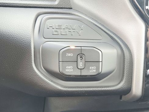 Used 2025 RAM 2500 Big Horn AWD/4WD image 33