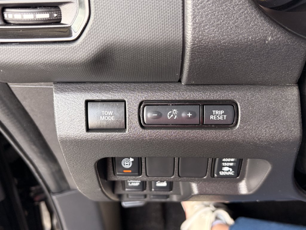 Used 2023 Nissan Frontier PRO-4X w/ Pro Convenience Package AWD/4WD image 30