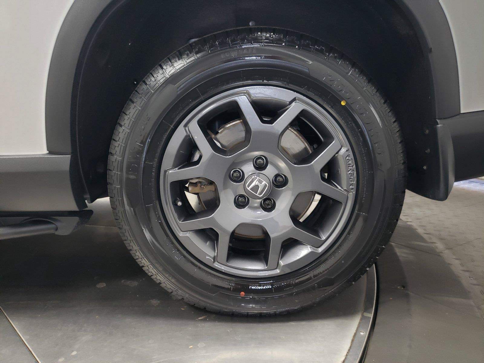 Certified 2023 Honda Pilot TrailSport image 17