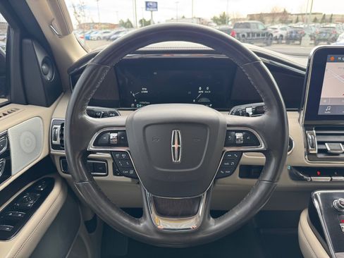 Used 2018 Lincoln Navigator Reserve w/ Technology Package image 39