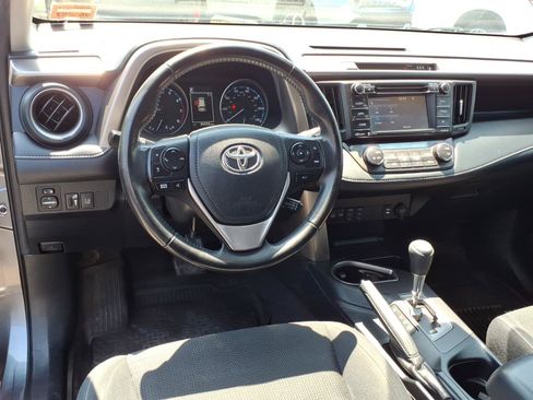 Used 2018 Toyota RAV4 XLE AWD/4WD image 10