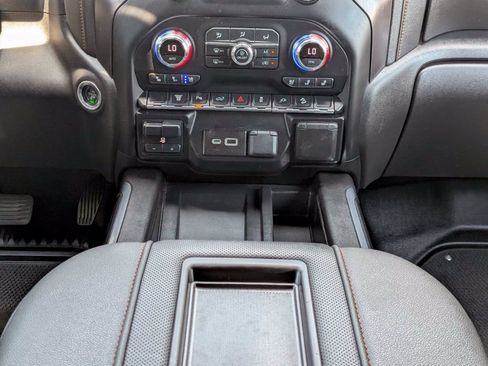 Used 2022 GMC Sierra 3500 AT4 w/ AT4 Preferred Package AWD/4WD image 20