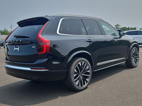 New 2025 Volvo XC90 B6 Plus image 6