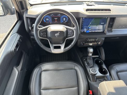 Used 2025 Ford Bronco Badlands AWD/4WD image 12