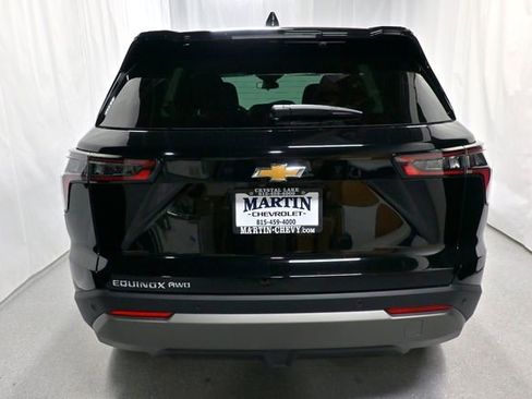 New 2026 Chevrolet Equinox LT w/ Convenience Package II image 4