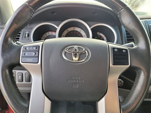 Used 2013 Toyota Tacoma Base image 19