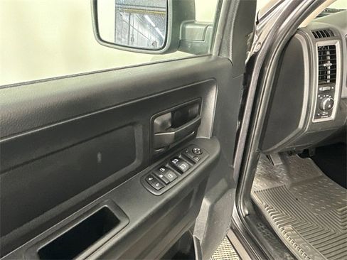 Used 2017 RAM 1500 Express image 17