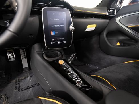 New 2025 McLaren Artura Spider image 33