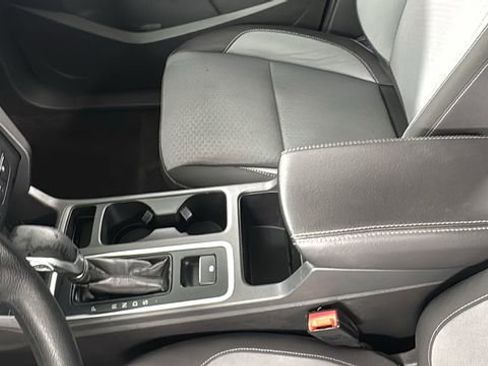 Used 2018 Ford Escape SE image 34